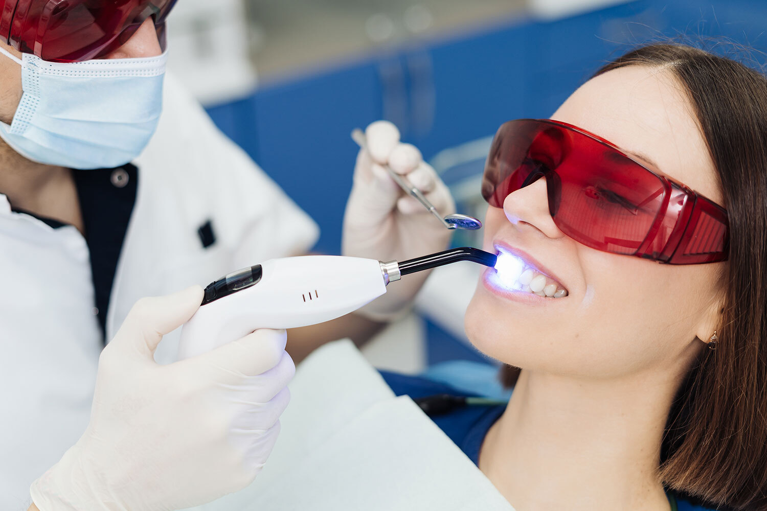 Understanding Laser Teeth Whitening and Its Effects on Dental Crowns