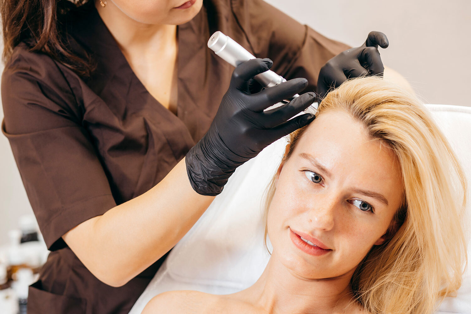 Latest Female Hair Loss Treatments That Promote Regrowth and Confidence